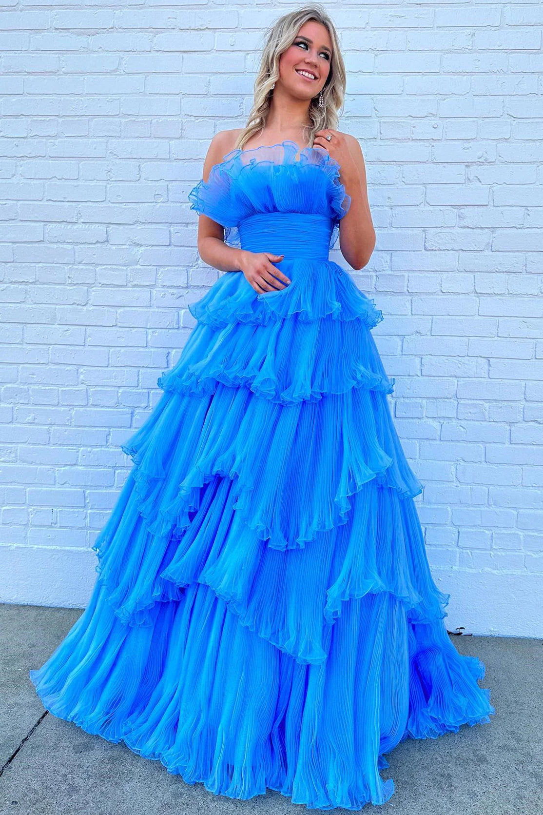 Off-the-Shoulder Ruffle Layers Tulle Prom Dress VMP144