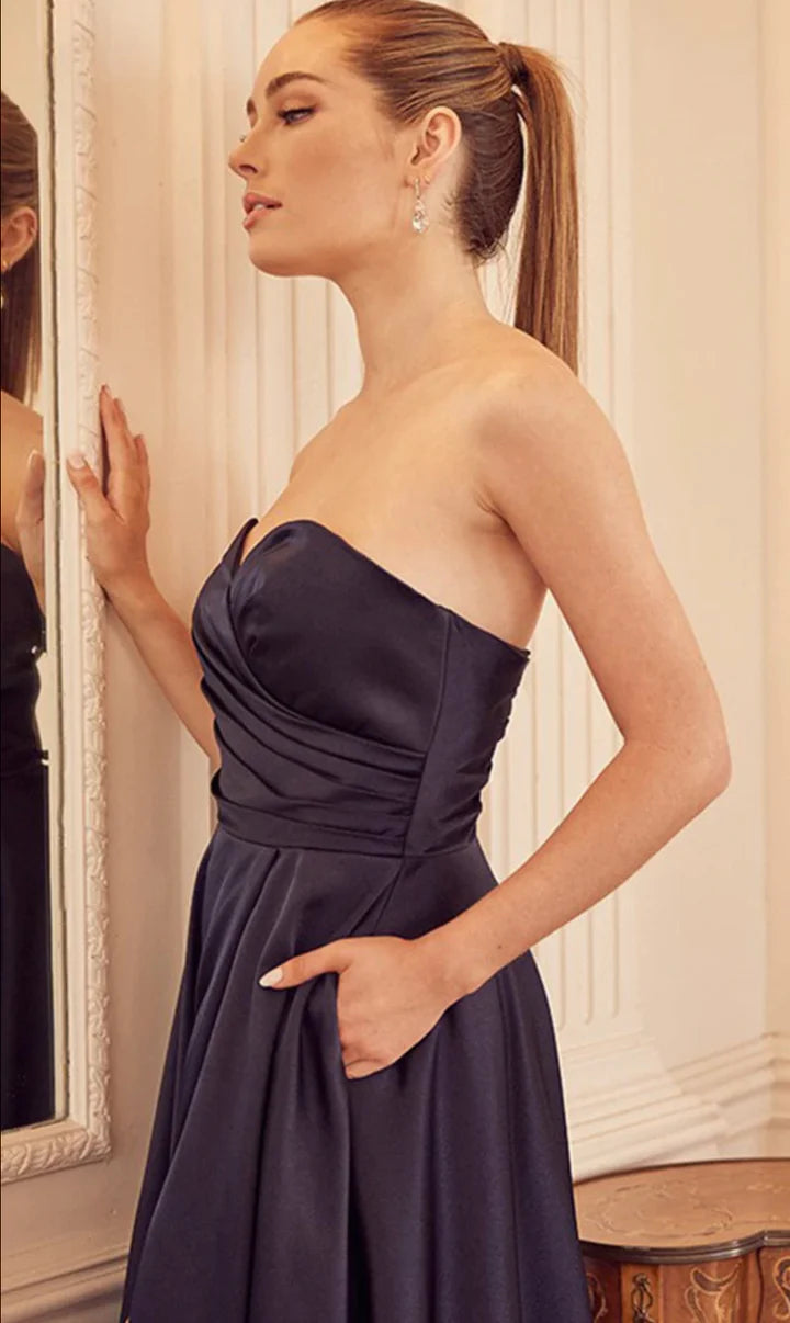 sweetheart neckline with a midrise back