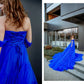 Robe longue en tulle bleu roi avec traîne