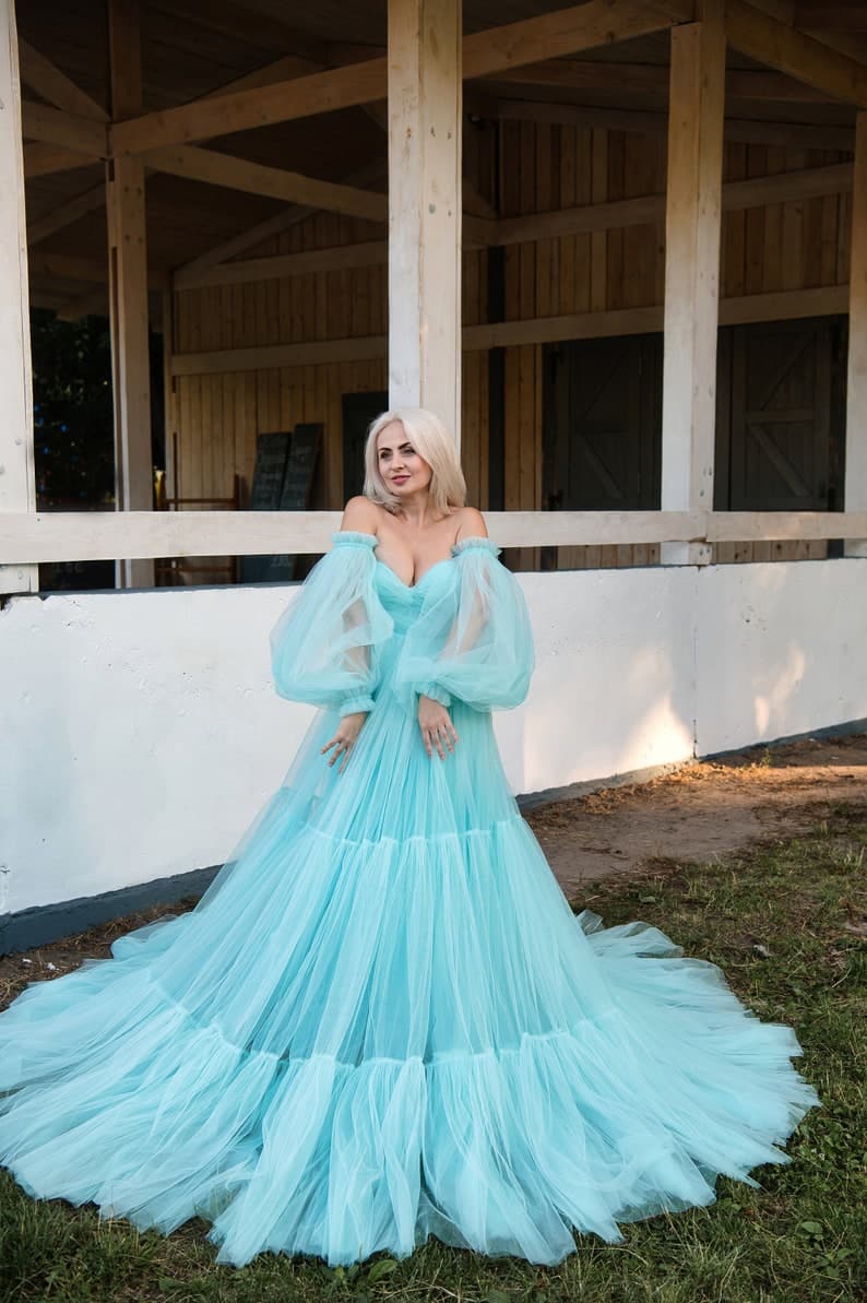 Photoshoot gown tulle dress Blue tulle dress White tulle dress Tulle –  vivymakudress